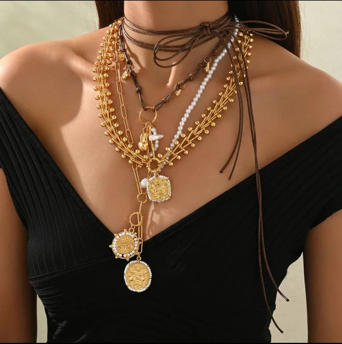 Collar boho zara 6 dijes cadena y cuero