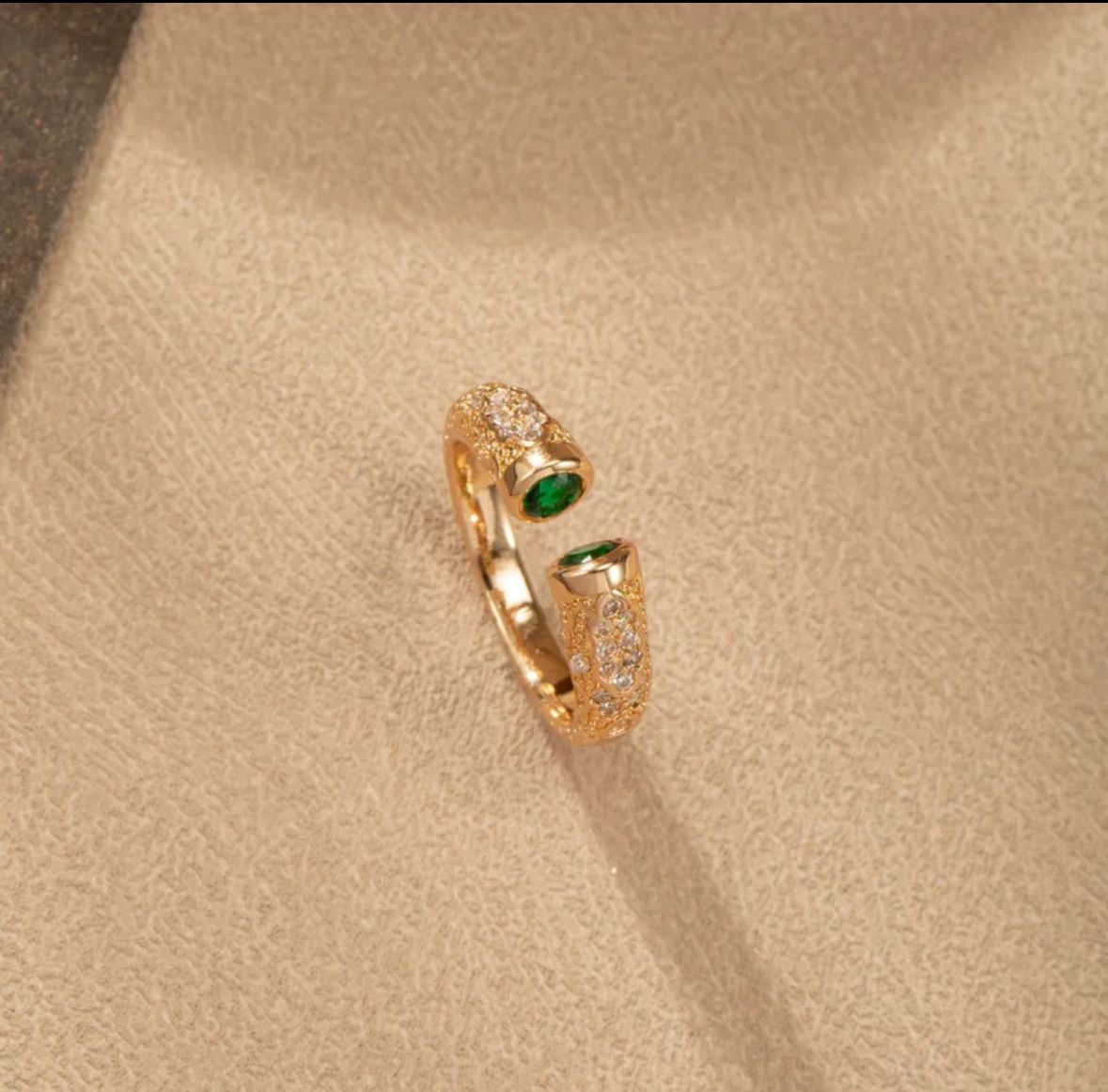 Anillo bio esmeralda autoajustable