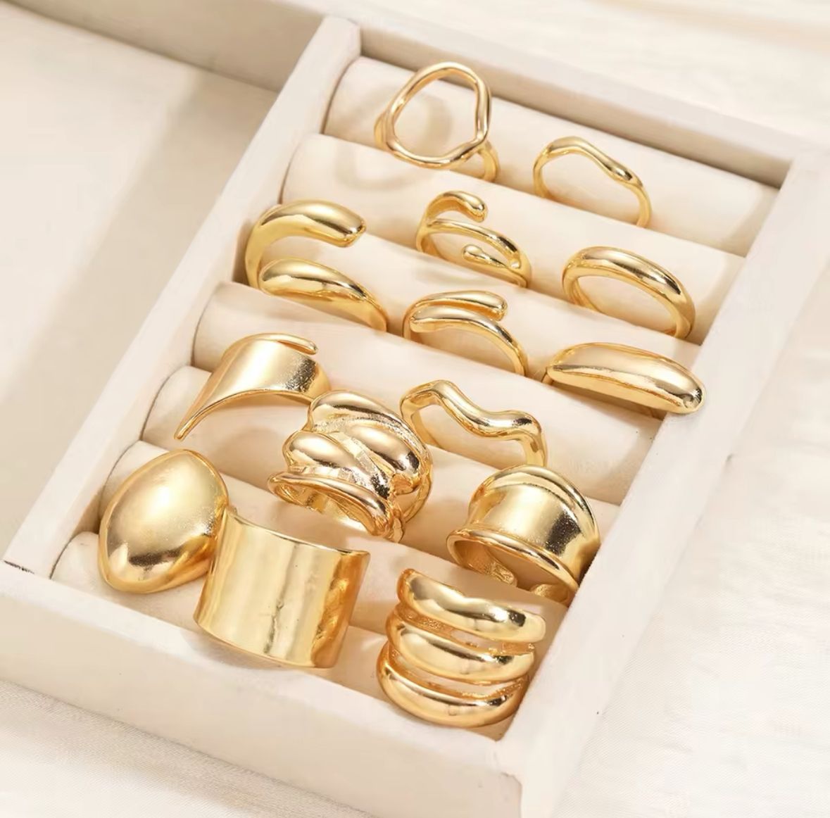Catorce anillos chapa oro