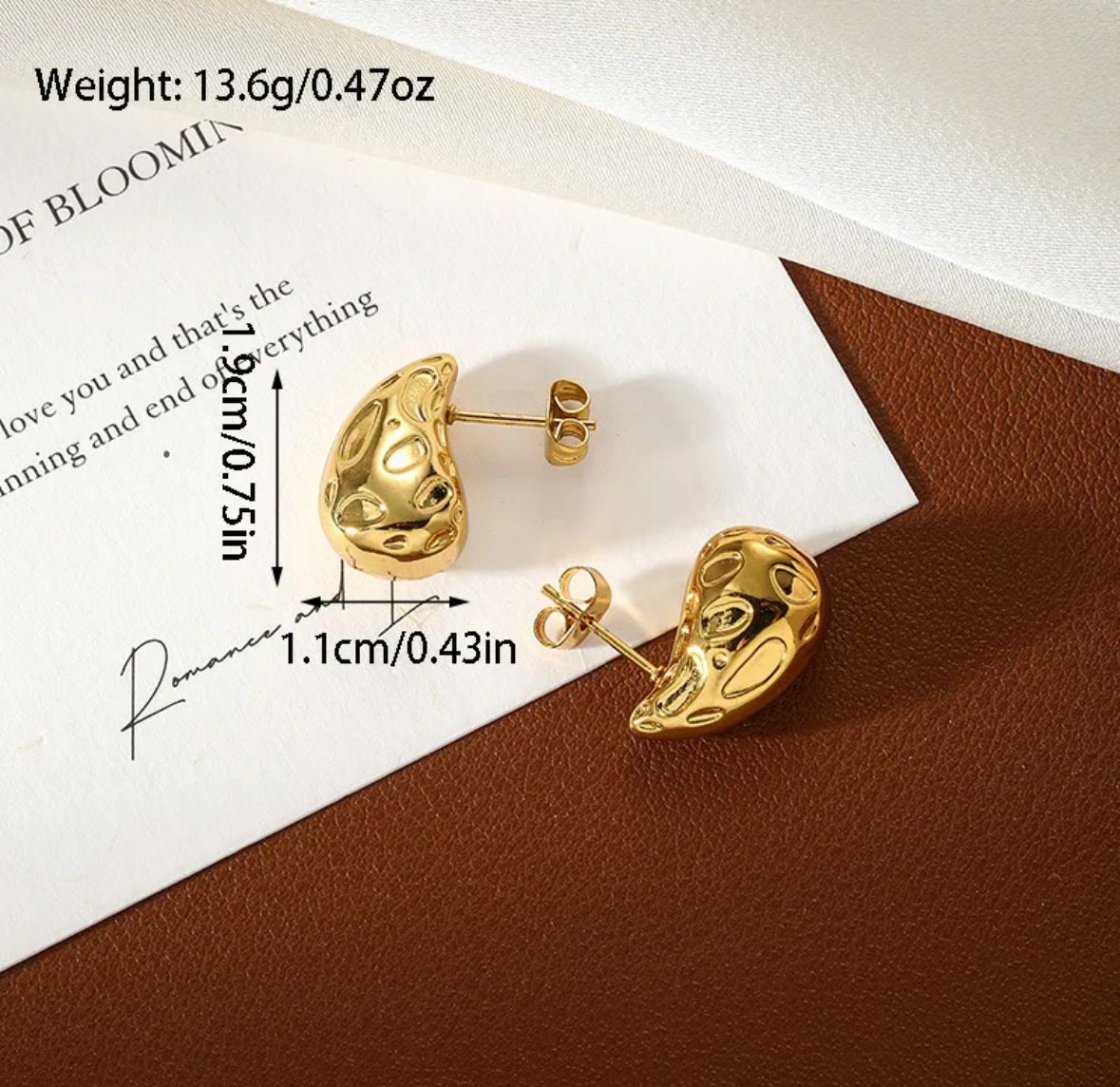 Aretes bold texturizados