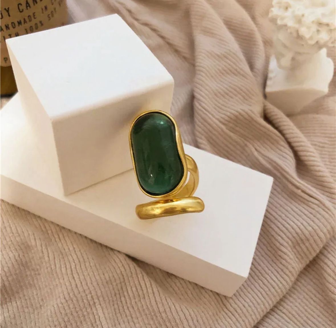 Anillo verde esmeralda autoajustable