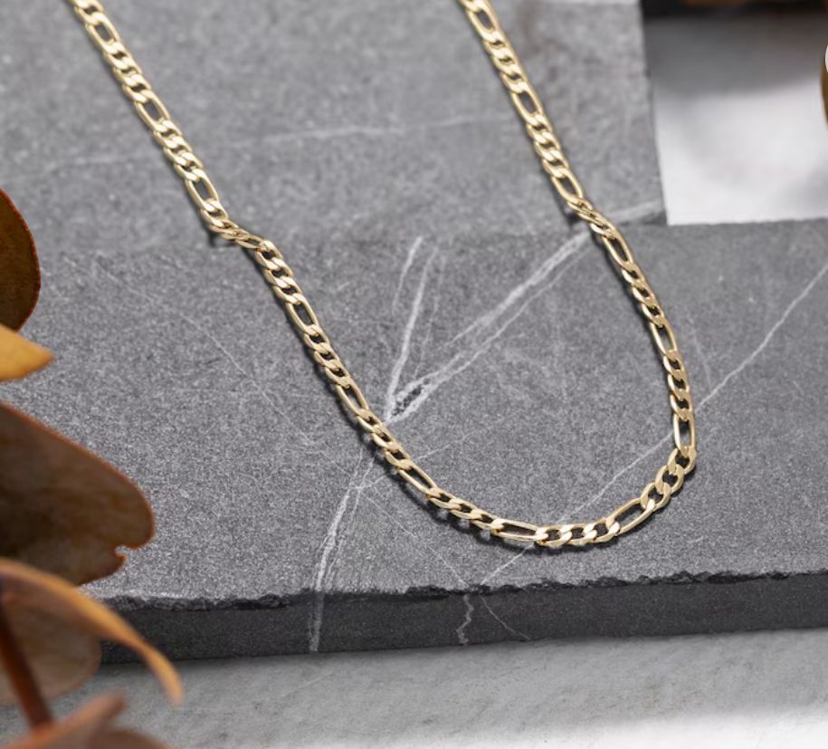 Collar dorado cadena figaro