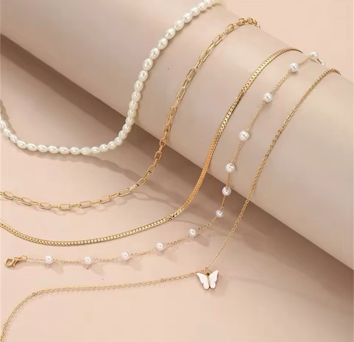 Collar cinco cadenas mariposa