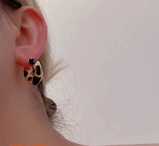Arete aro negro o blanco
