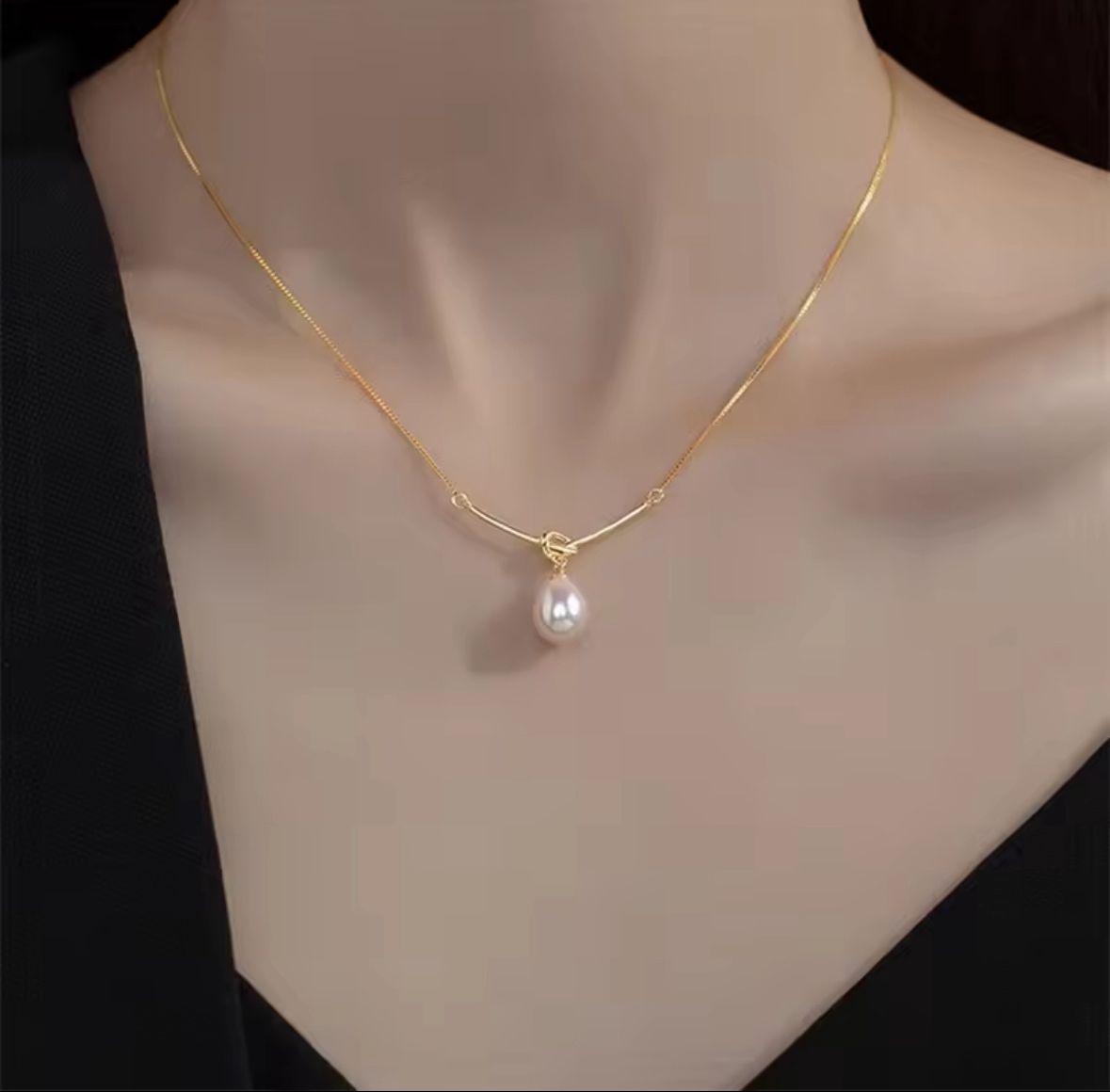 Collar perla chapa oro