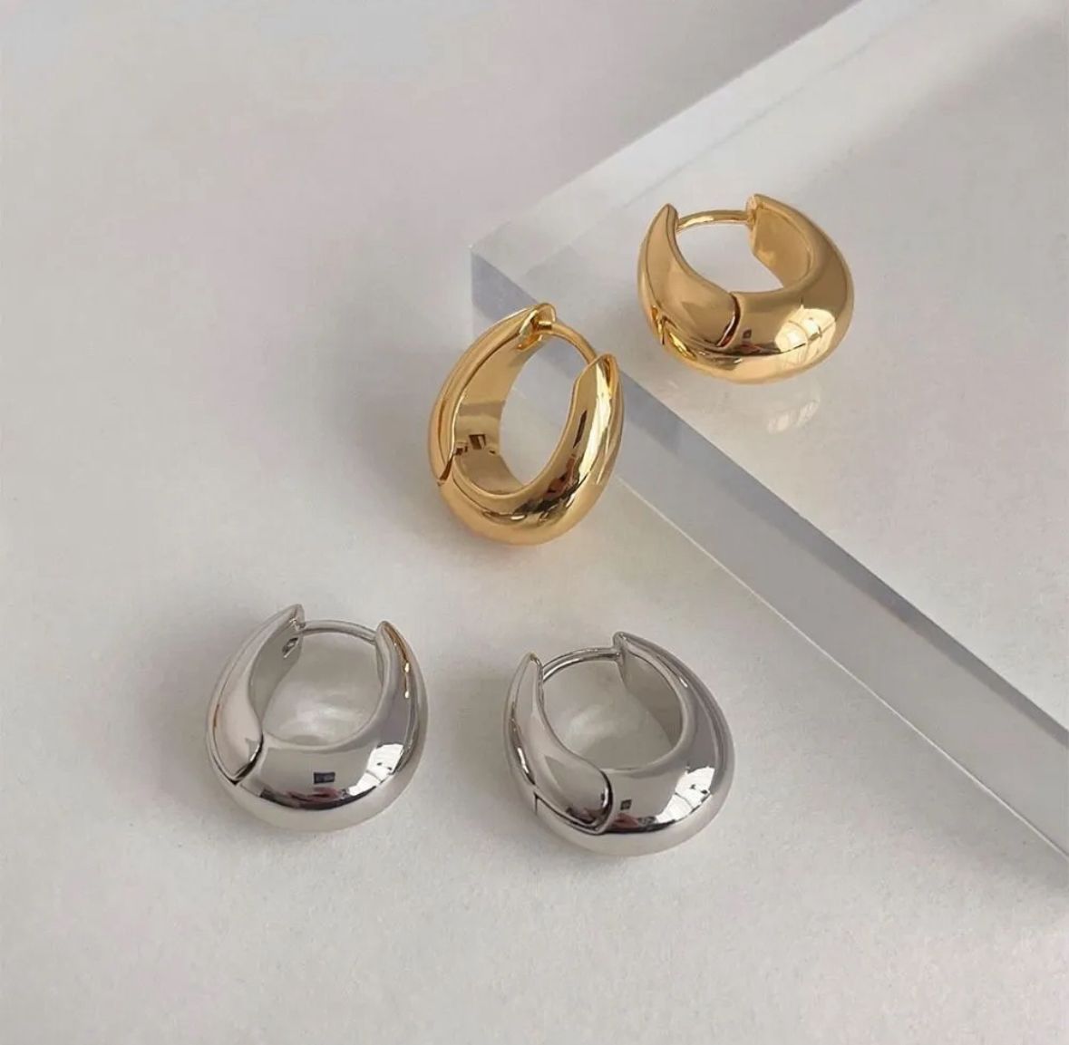 Arete luna chapa oro