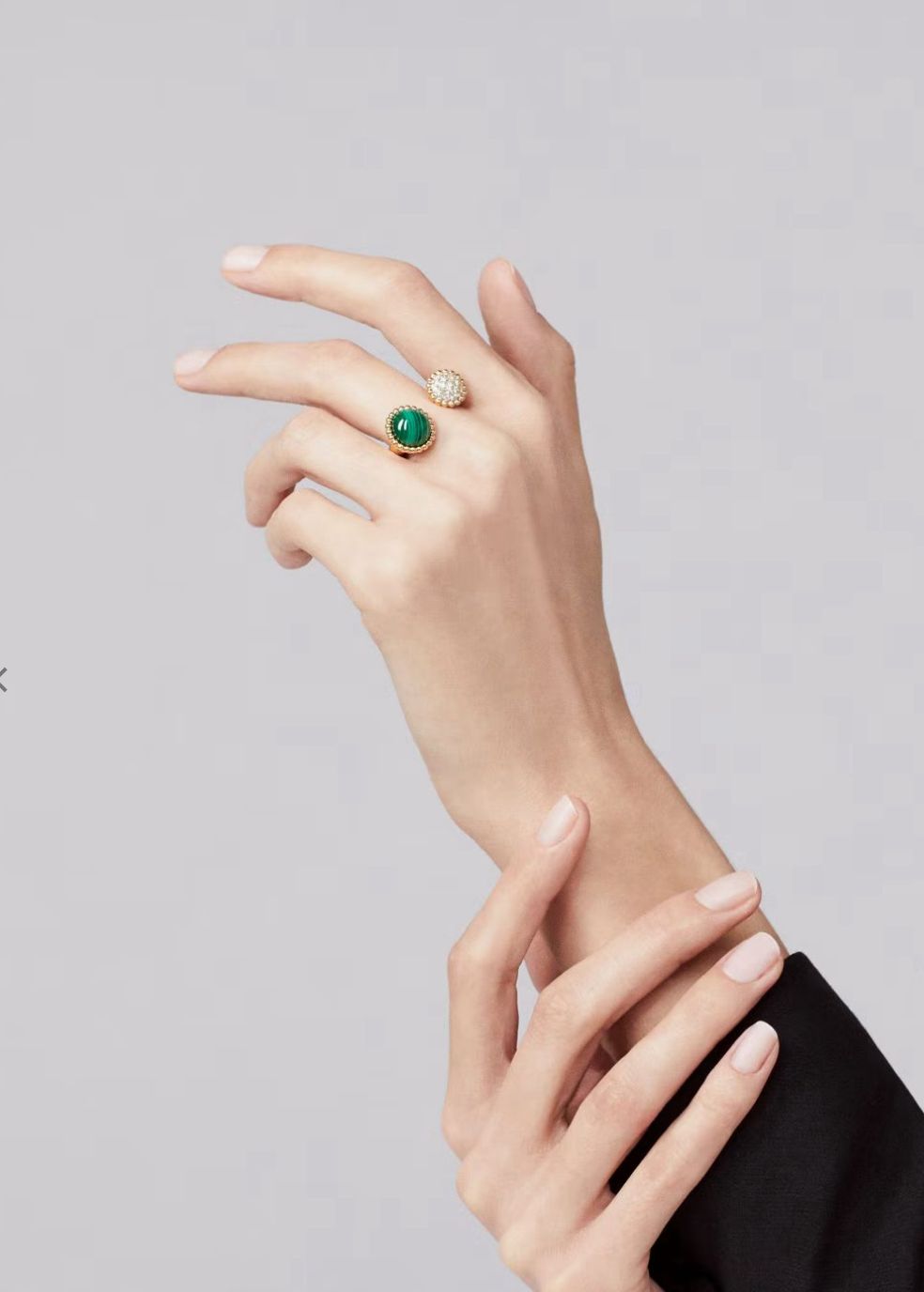 Anillo dual esmeralda autoajustable