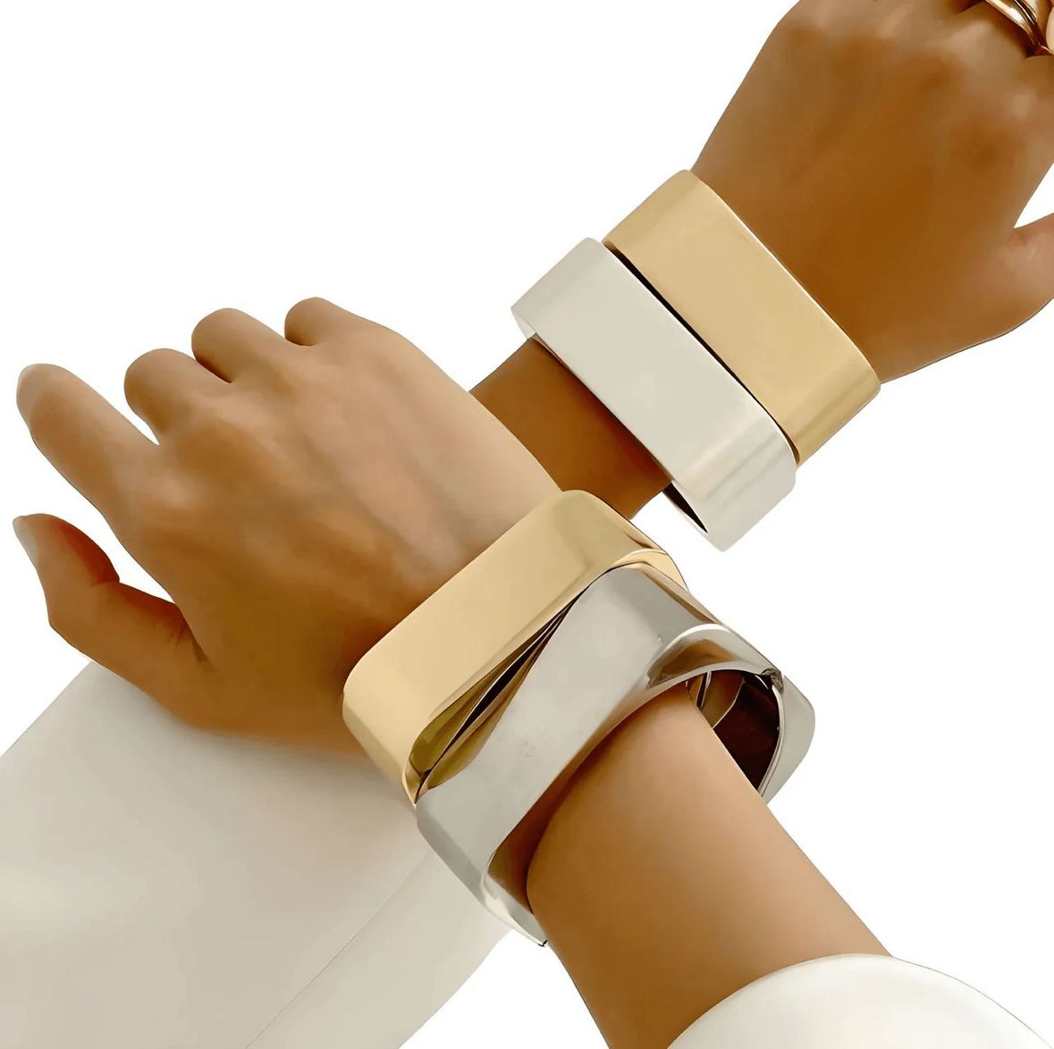 Brazalete dorado geométrico