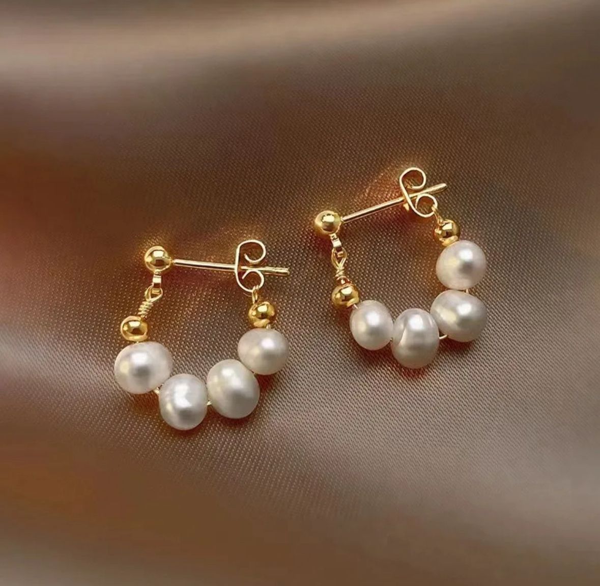Aretes perlas hoops
