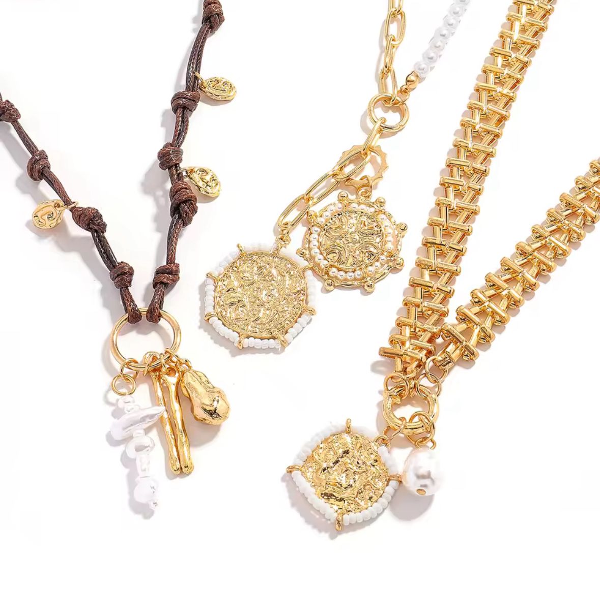 Collar boho zara  6 dijes cadena y cuero