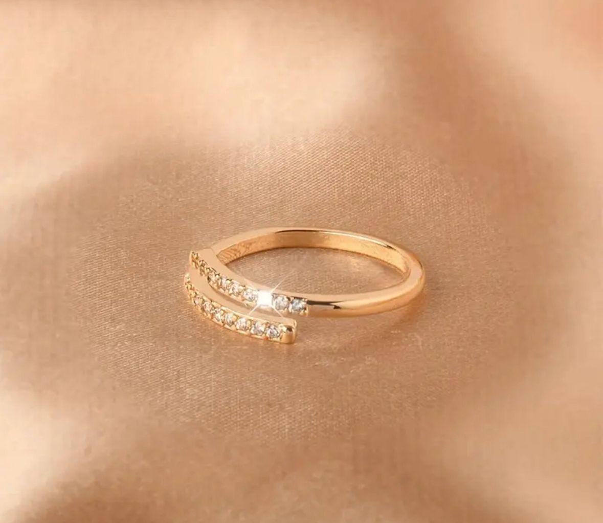 Anillo líneas con circonia autoajustable