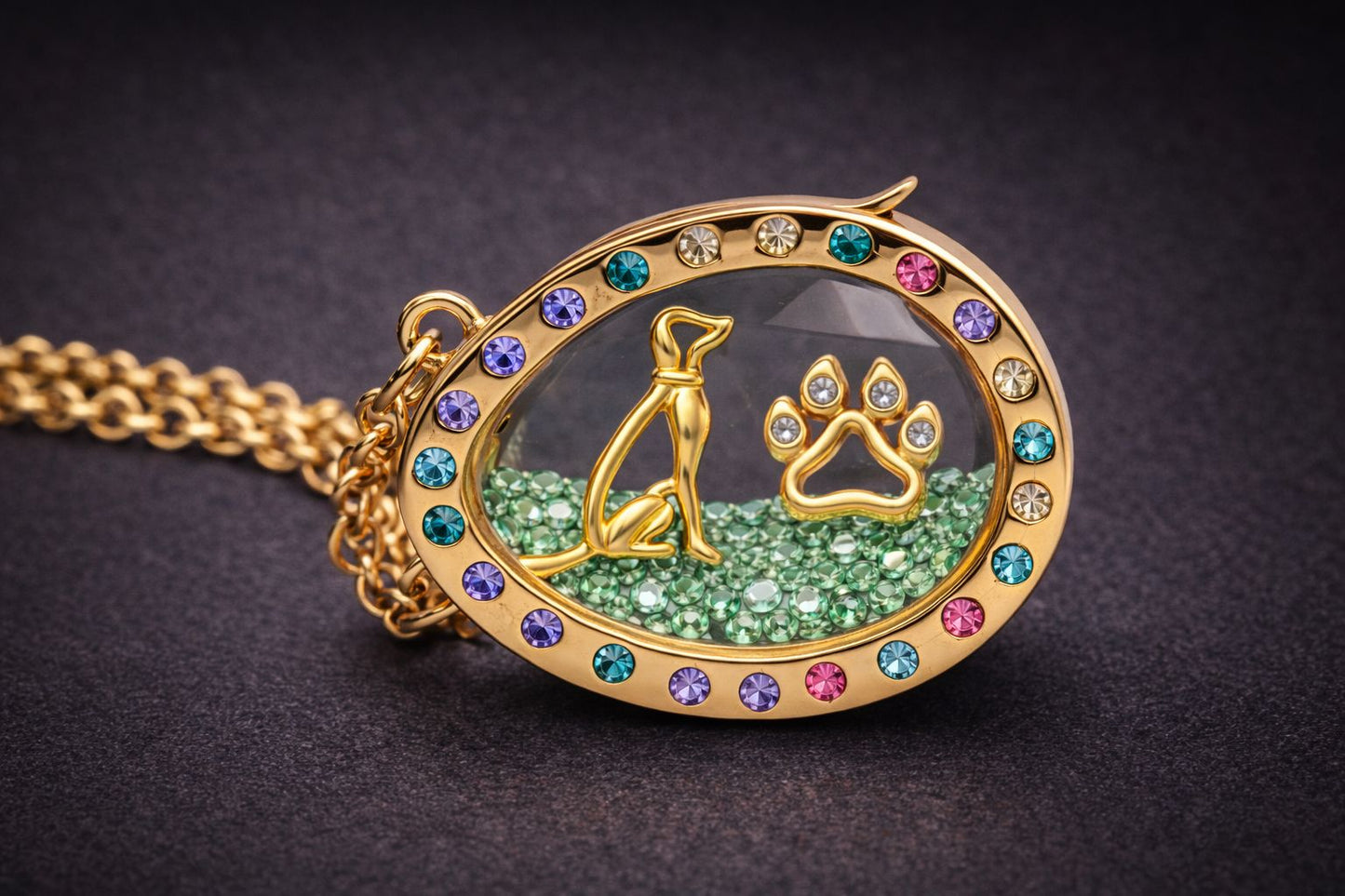 Collar locket con mini charm mascota y corazon