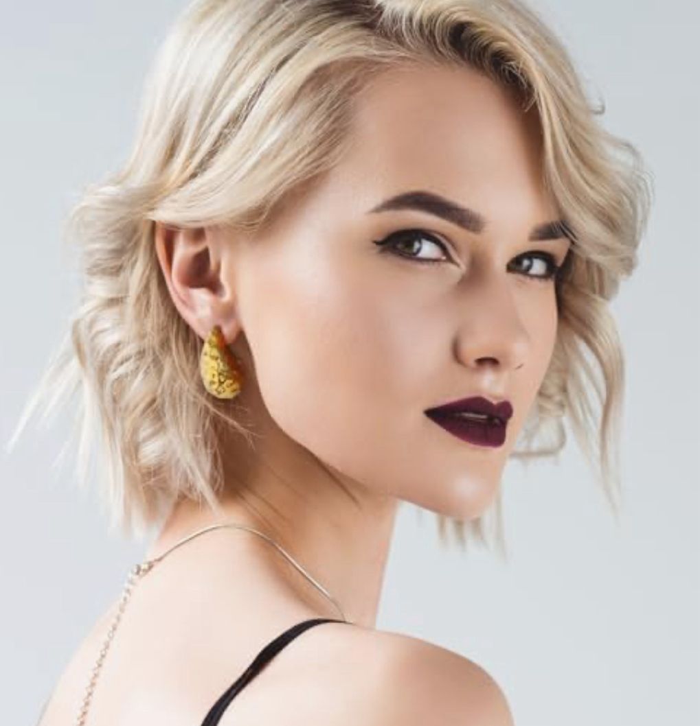 Aretes bold texturizados