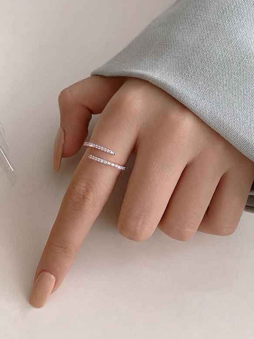 Anillo líneas con circonia autoajustable