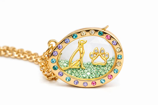Collar locket con mini charm mascota y corazon