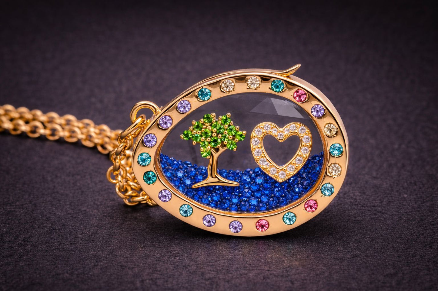 Collar locket con mini charm árbol vida y corazon