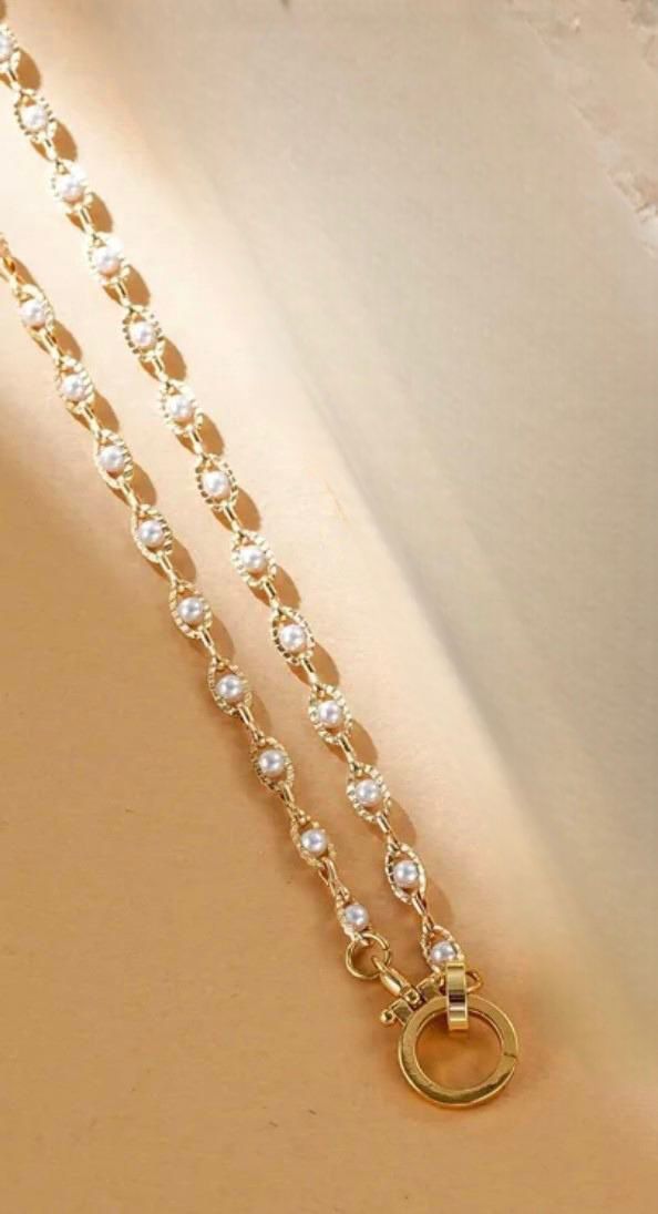 Collar perlas engarzadas broche dijes