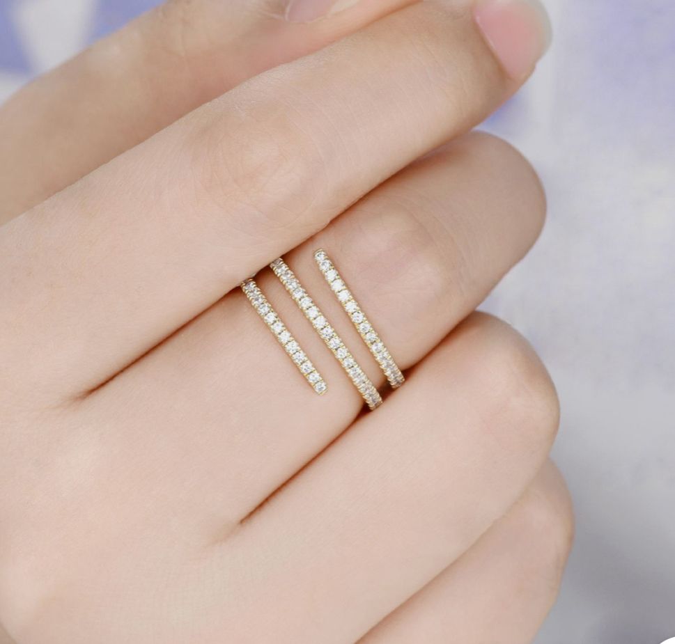 Anillo espiral con zirconia autoajustable