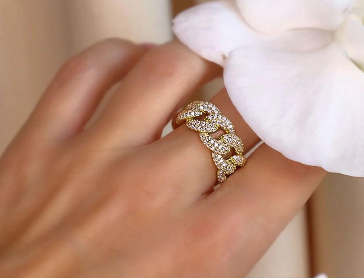 Anillo cadena bold  dorado con zirconia  autoajustable