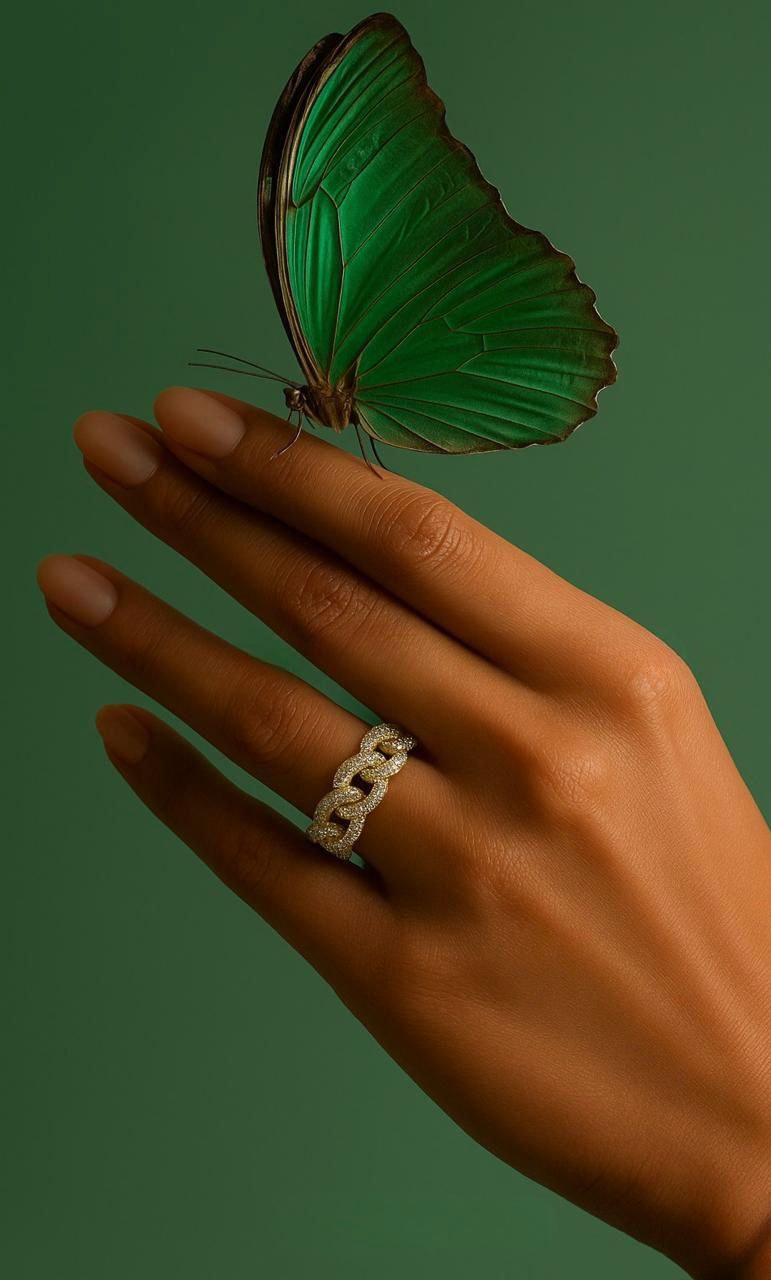 Anillo cadena bold  dorado con zirconia  autoajustable