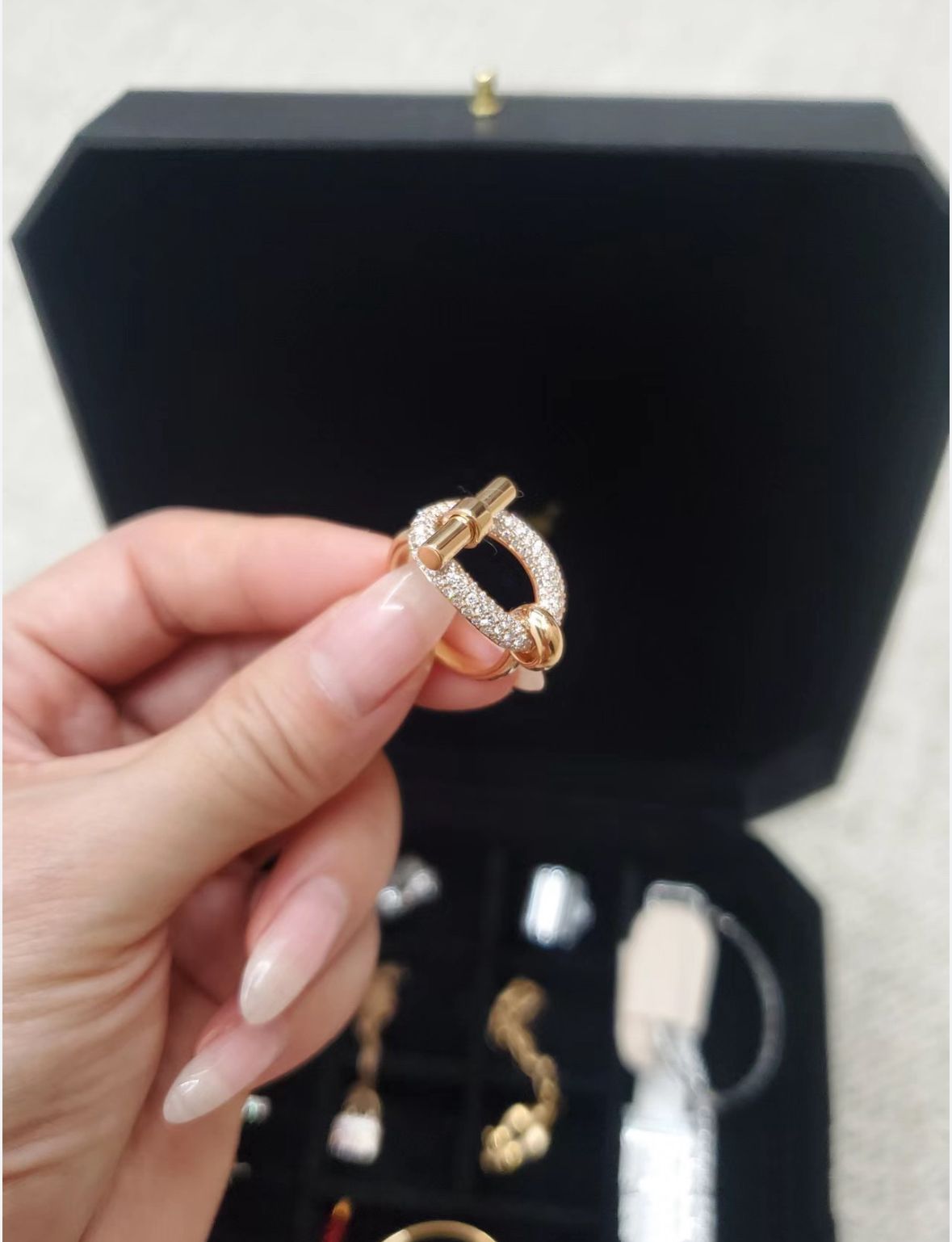 Anillo estilo tiffany con circonio autoajustable