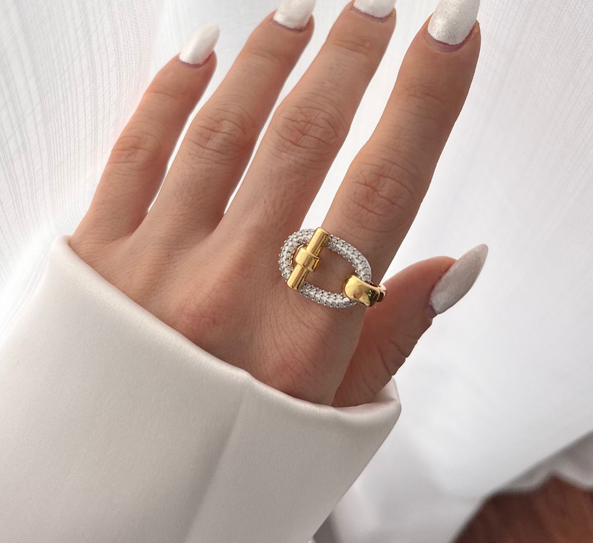 Anillo estilo tiffany con circonio autoajustable