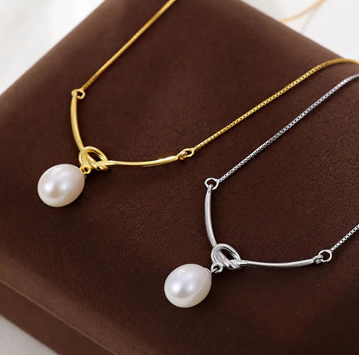 Collar perla chapa oro