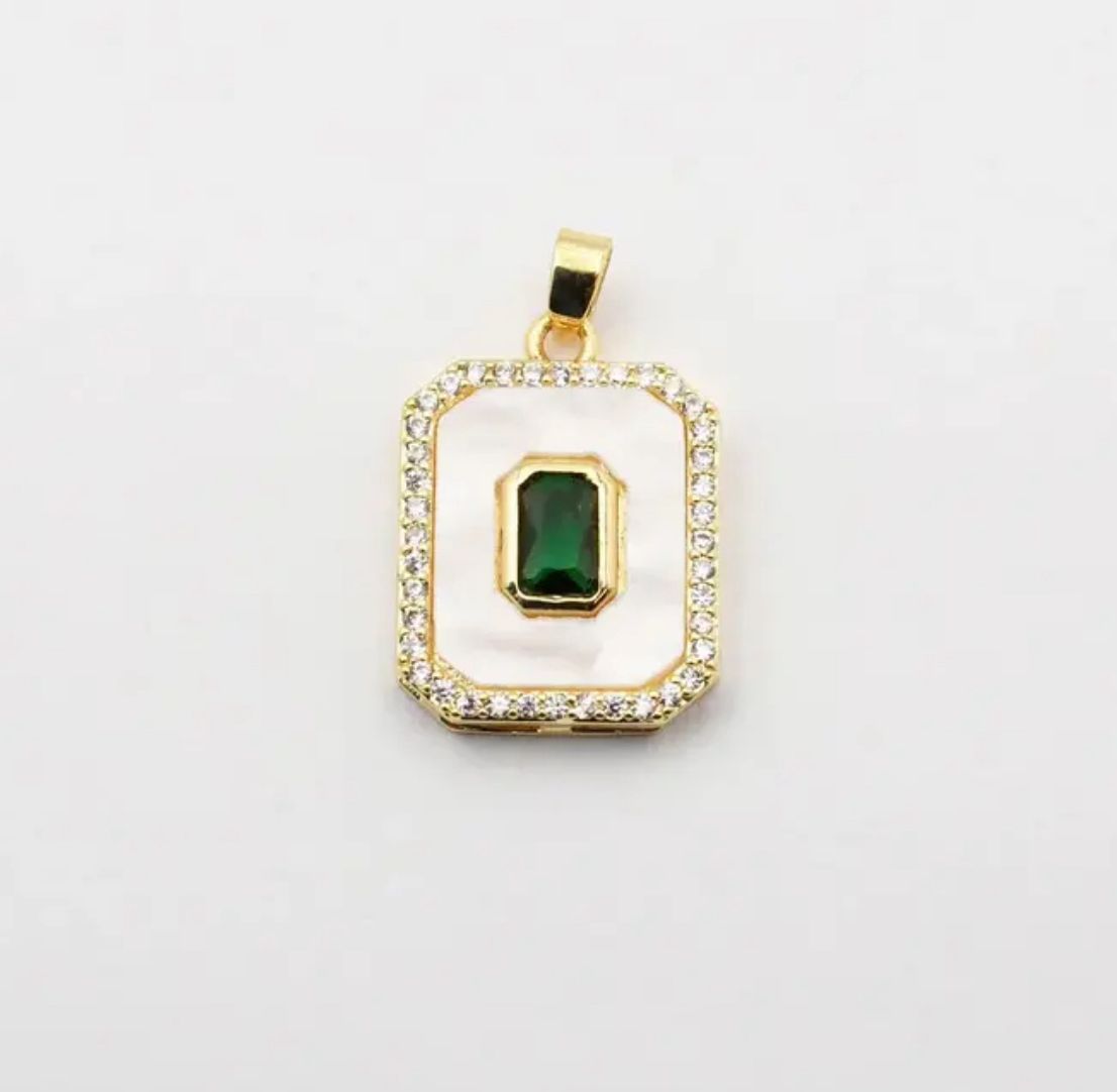 Collar concha nacar con verde esmeralda