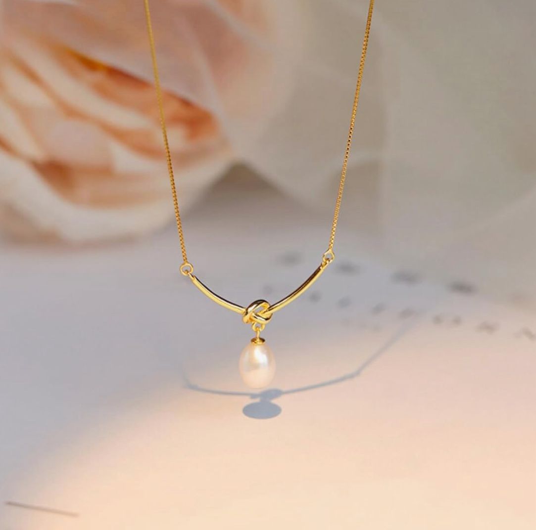 Collar perla chapa oro
