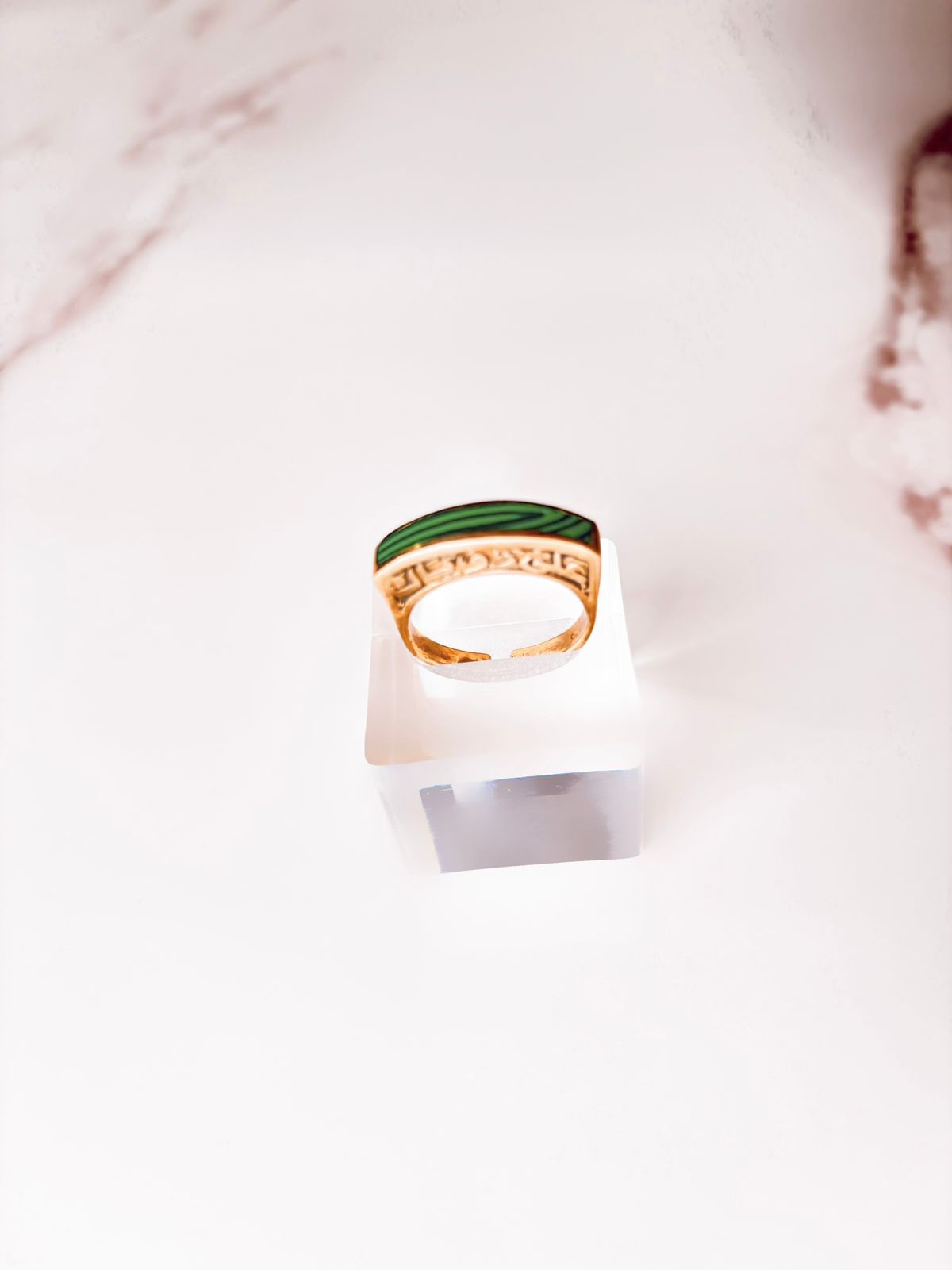 Anillo piedra verde autoajustable