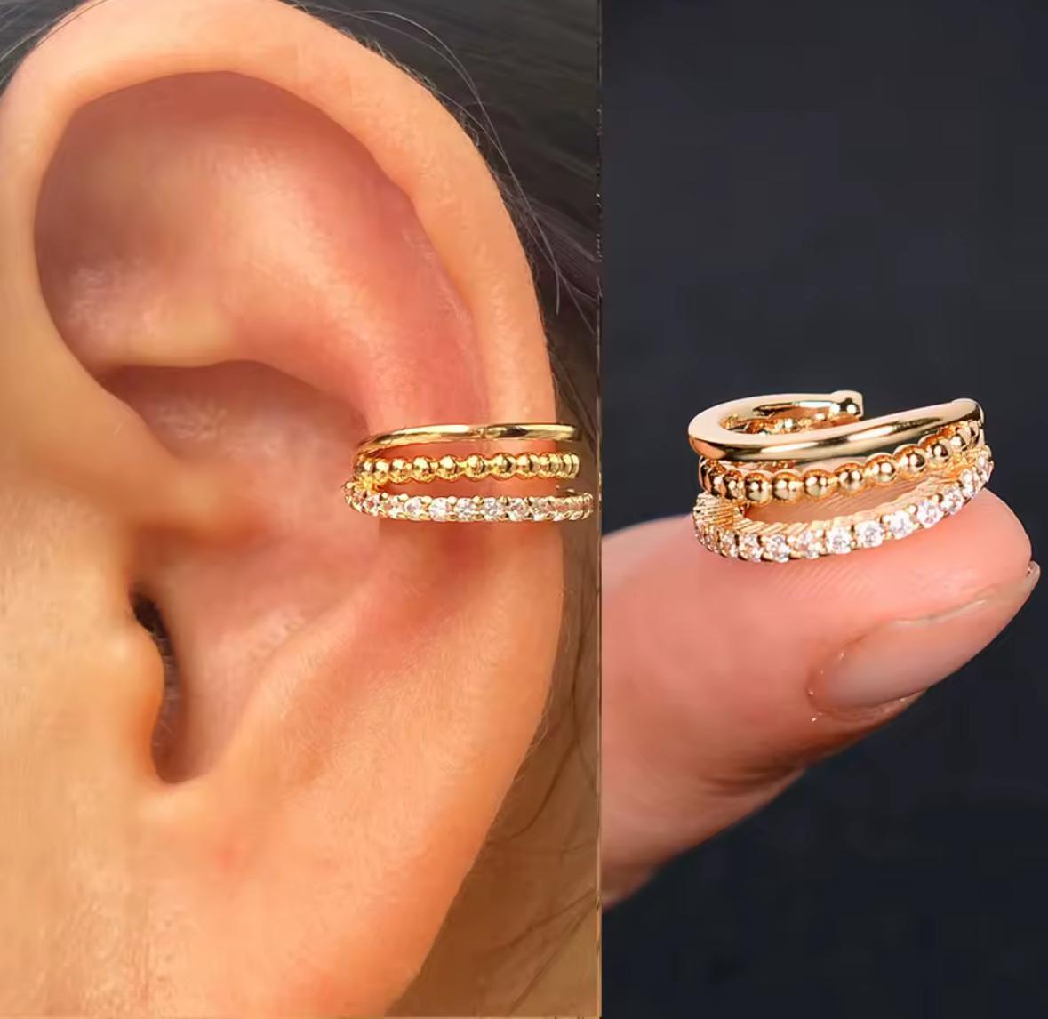 Ear cuff dorado 3 líneas  con circonio