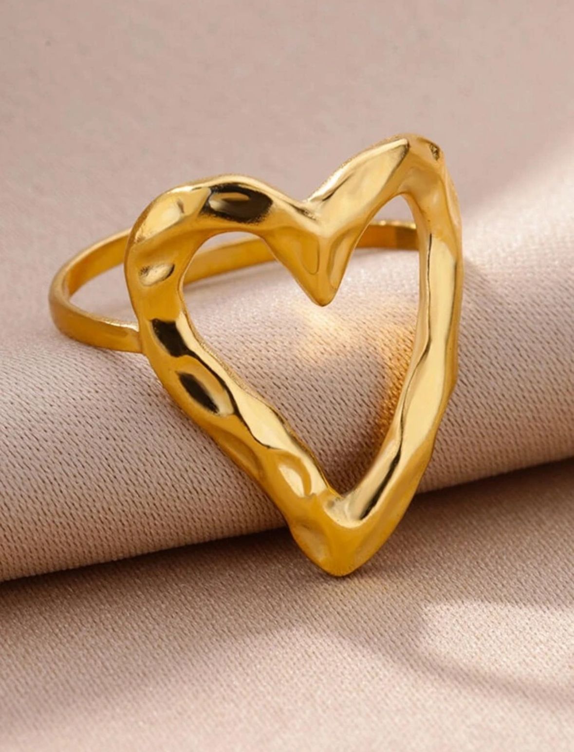Anillo corazon dorado autoajustable