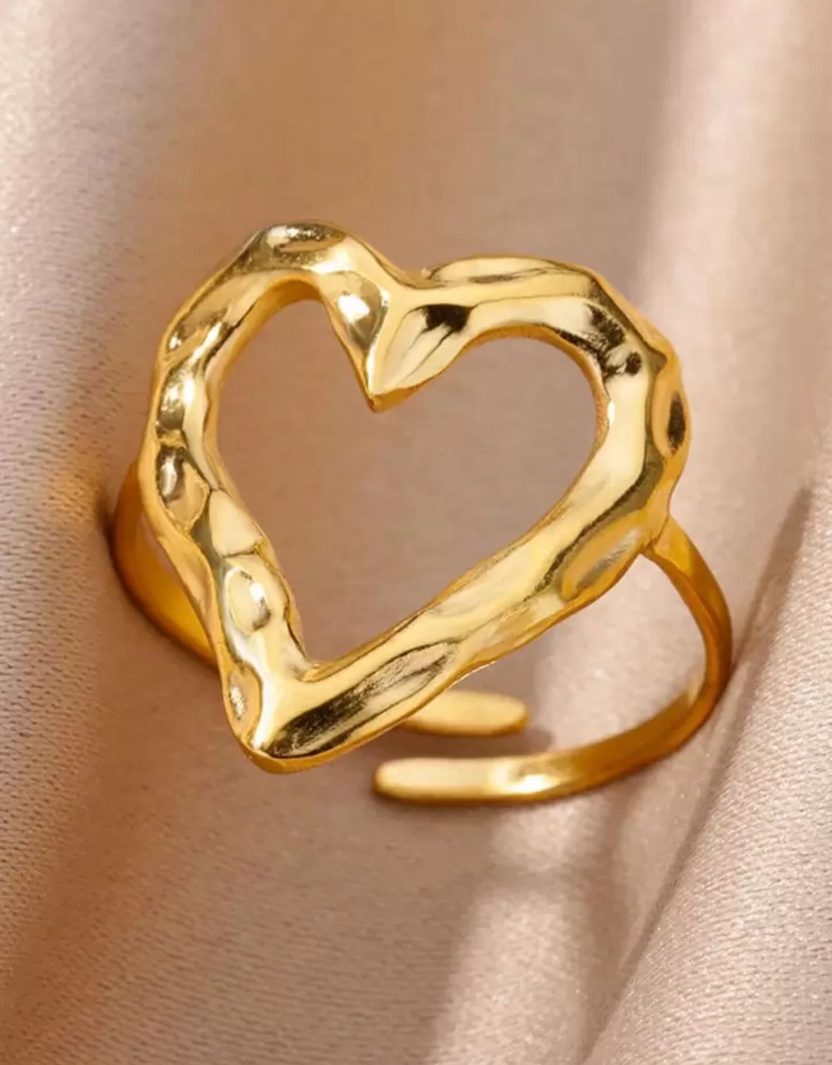 Anillo corazon dorado autoajustable