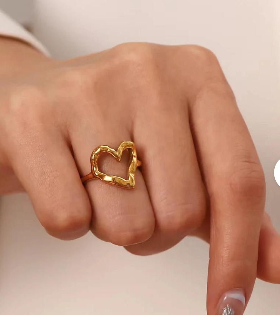 Anillo corazon dorado autoajustable