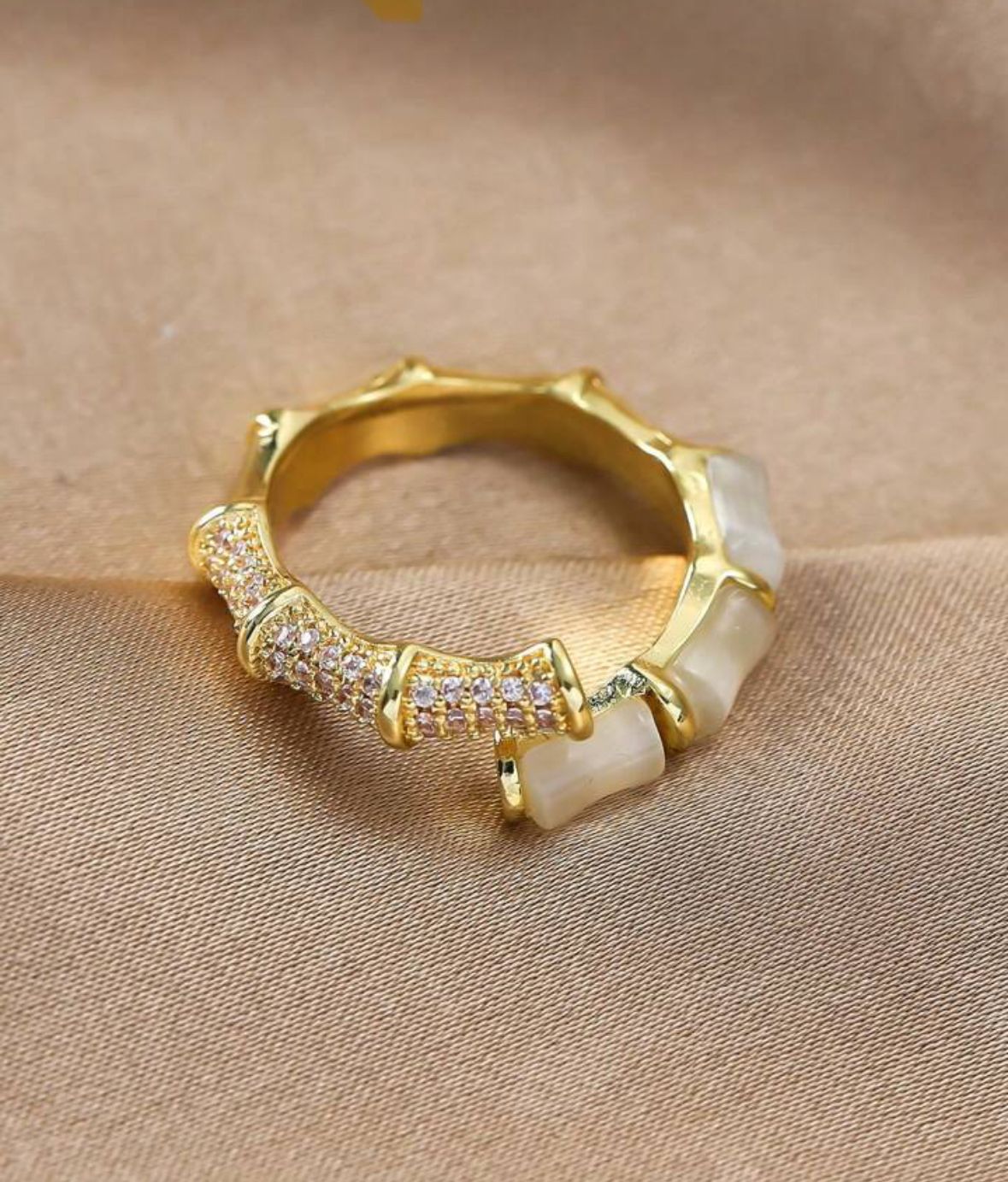 Anillo concha nacar y circonia autoajustable