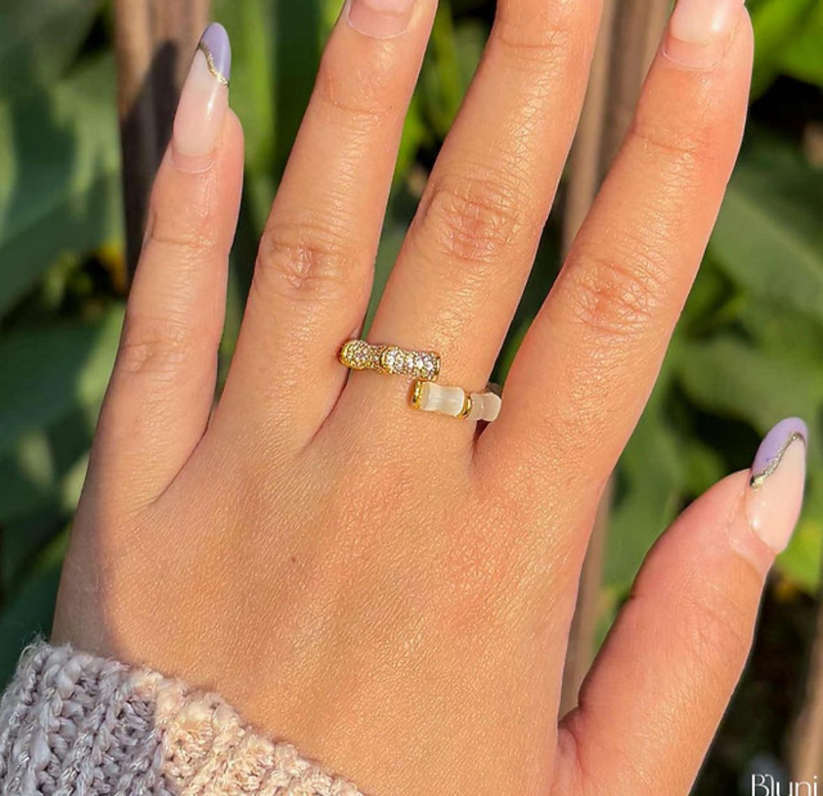Anillo concha nacar y circonia autoajustable