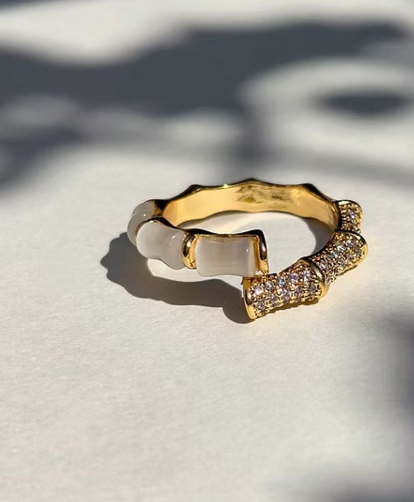 Anillo concha nacar y circonia autoajustable