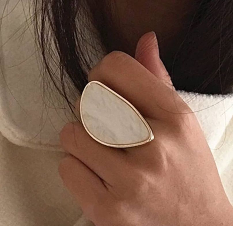 Anillo media luna acabado nacar