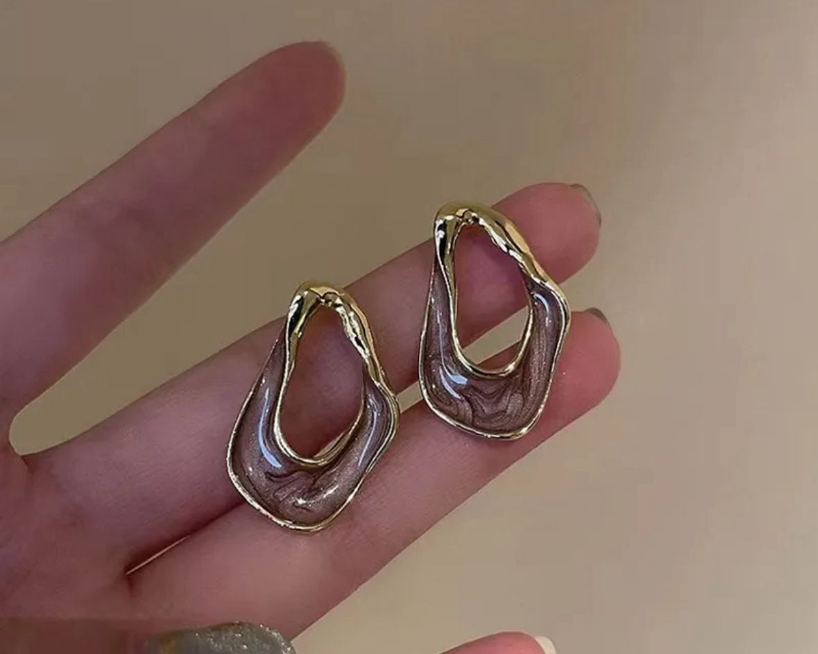 Aretes nacarados café