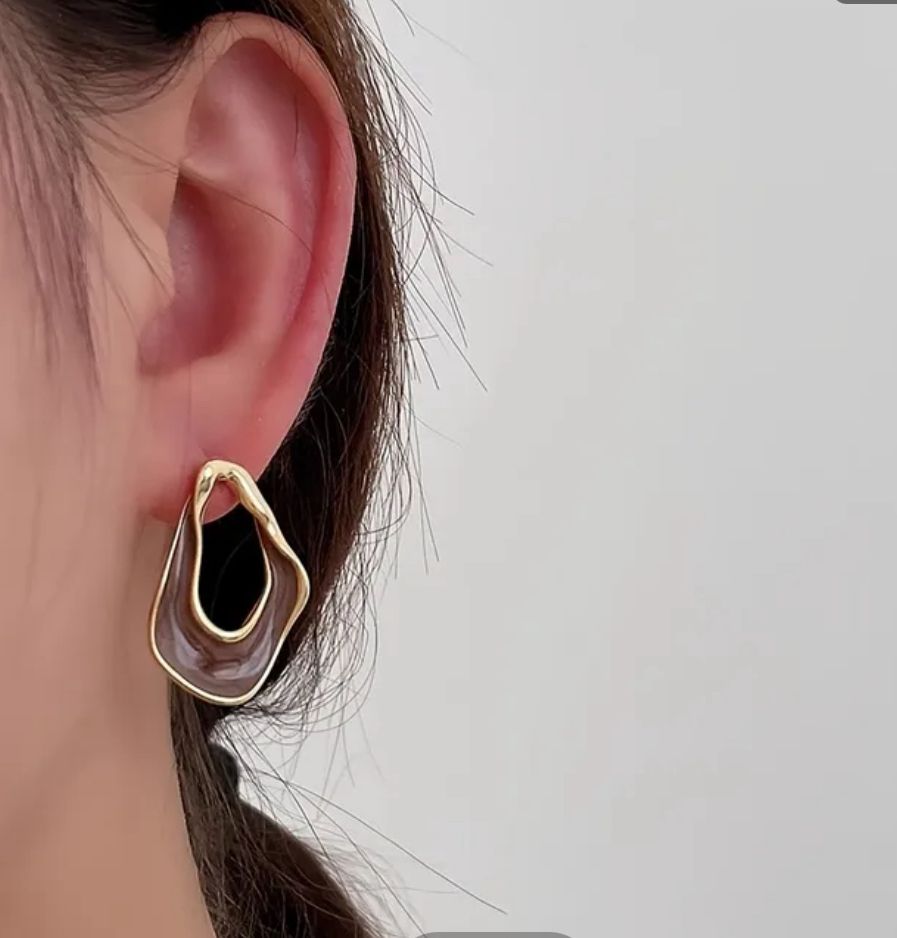 Aretes nacarados café